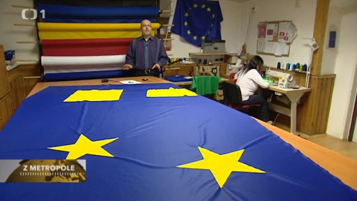 Jak se vyráběla vlajka EU pro Pražský hrad