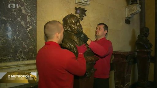 Stěhování soch z Národního muzea