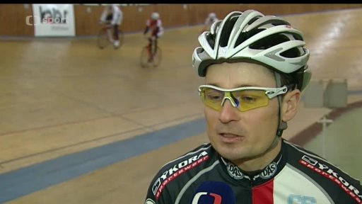 Vánoční trénink na cyklistickém velodromu v Motole