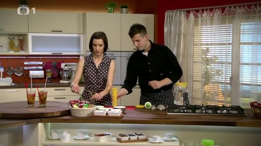 Jahodový a zázvorový ledový čaj