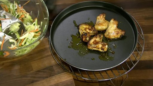 Kuřecí křídla na plechu