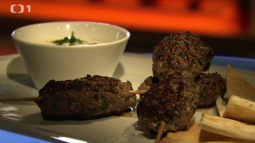 Jehněčí kofty s tahini jogurtem