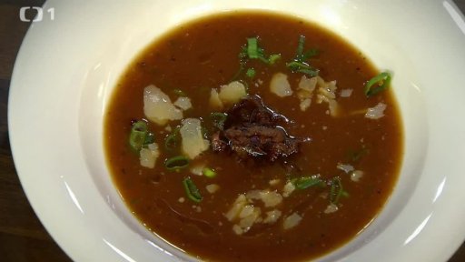 Zeleninová polévka s opraženou slaninou