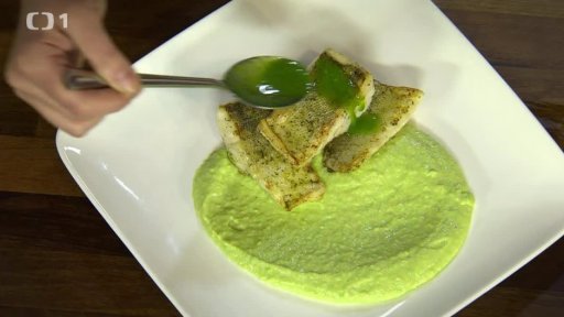 Bramborovo-hráškové pyré s grilovaným candátem