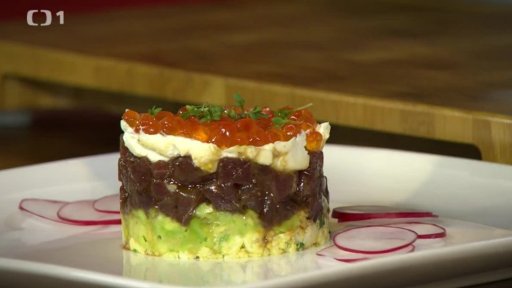 Tatarák z tuňáka s vařeným vajíčkem a avokádem