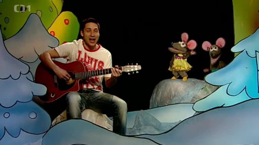 Martin slíbil Trskomyškám veselou a jarní písničku. Je to „Skákal pes přes oves“…