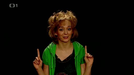 Klárka s Fámulou objeví ve Studiu Kamarád čarodějnickou výbavu. Začnou tedy čarovat.