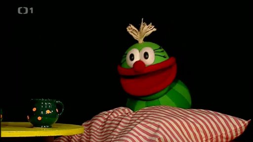 Filip s Mufem debatují o bubákovi pod postelí.