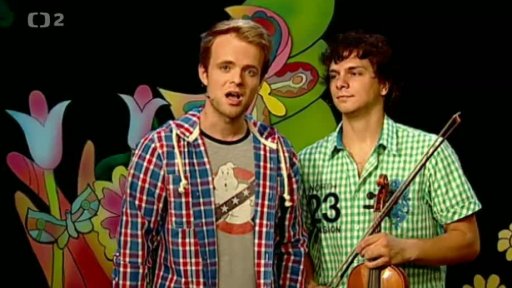 Mufikanti Filip a Tomáš učí děti dvě písničky, co jsou na stejnou notu…