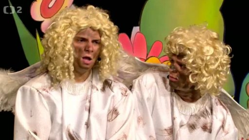 Andělé opět u Tryskomyší,  které si stýskají, že se ztratil Muf a bez něj   Vánoce nemají smysl. Píseň“ Smutek sed na duši“.