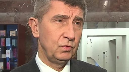 Platy politiků a soudců