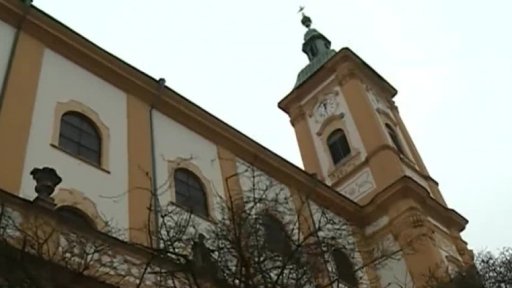 Problém církevních restitucí: převody pozemků