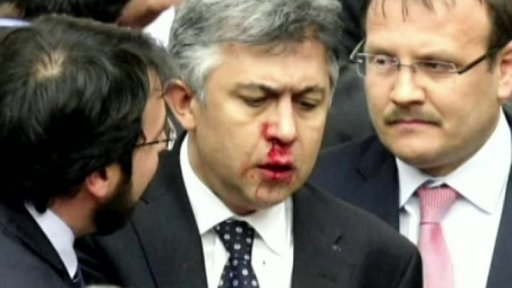 Šarvátka v tureckém parlamentu