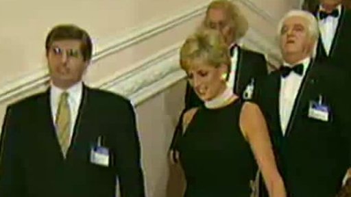 Rozdávání čísel členů královské rodiny