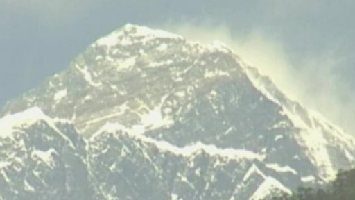 Nepál dočasně zakázal výstupy na Mount Everest