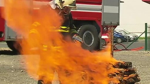 Přípravy hasičů na pálení čarodejnic