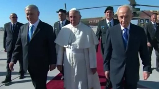 Papež František přiletěl do Jeruzaléma