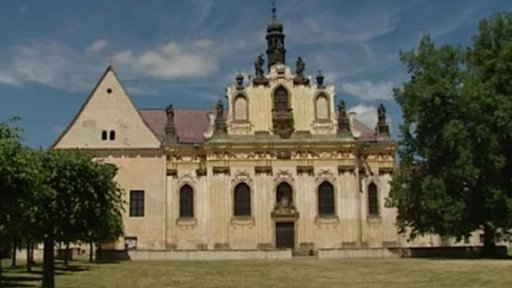 Církevní restituce