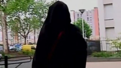 Zákaz zahalování obličeje ve Francii