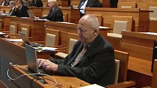 Žádost o vydání senátora Pešáka