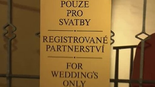 Dlouhé fronty na svatební termíny