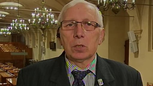 Senát jedná o platech ústavních činitelů