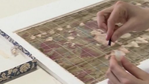 Restaurování oděvů