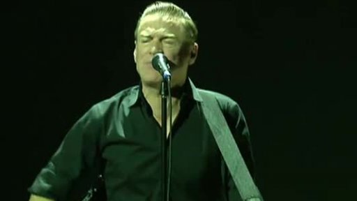 Bryan Adams pomáhá opuštěným dětem