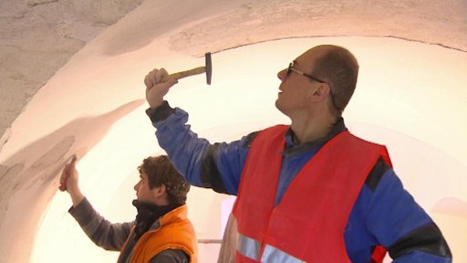 Sérii nástěnných maleb z počátku osmnáctého století odhalují restaurátoři v barokním areálu Hospitalu Kuks