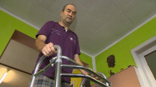 Obyvatelé Vroutku na Podbořansku shánějí ve veřejné sbírce 150 000 korun na léčbu Pavla Nivnického