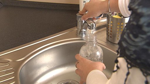 Závadná voda v pražských Kyjích