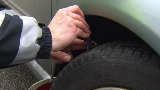 Policisté kontrolují zimní penumatiky