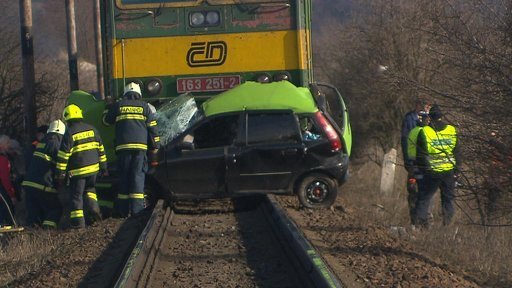 Nehoda na přejezdu u Dobšic na Nymbursku