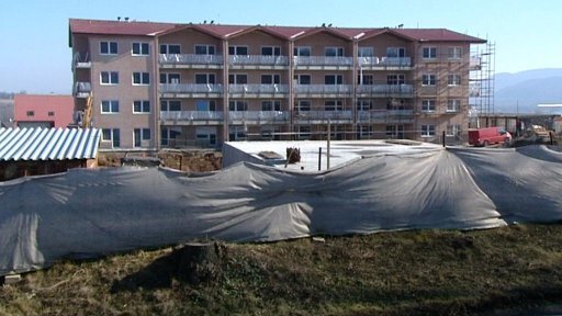 Soud přerušil stavbu domů v Jenišově