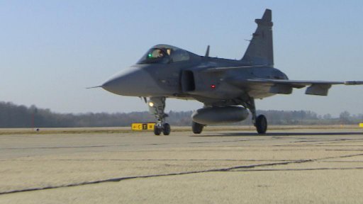 Čáslavské armádní Gripeny našly dočasný azyl v Pardubicích