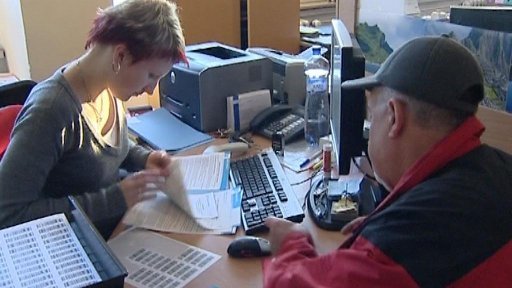 Nezaměstnanost klesá