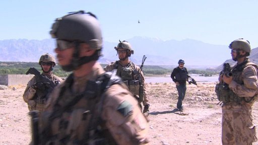 Zraněný voják je zpátky v ČR