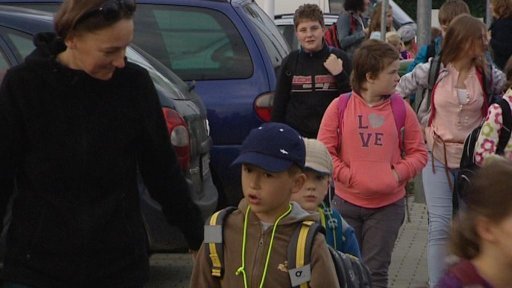 Řada měst a obcí v Plzeňském kraji řeší problémy s dojížděním dětí do škol