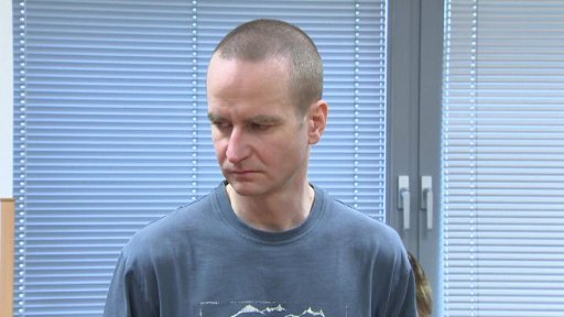 Bývalý voják obžalovaný z vraždy podnikatele a vlivného člena ČSSD Romana Housky dnes poprvé stanul před soudem.