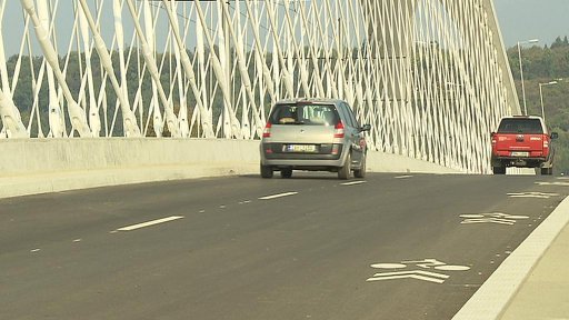 Trojský most je v provozu