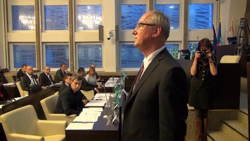 Náměstci sundali portréty Zemana