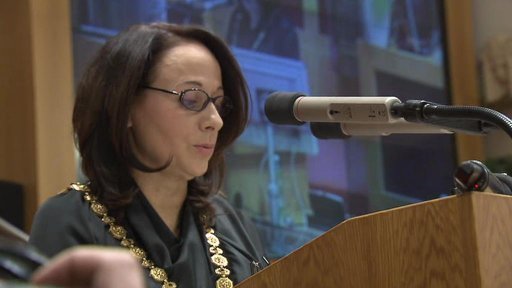 Pražský magistrát má nové vedení - primátorkou se díky tři-a-třiceti koaličním hlasům stala Adriana Krnáčová z hnutí ANO