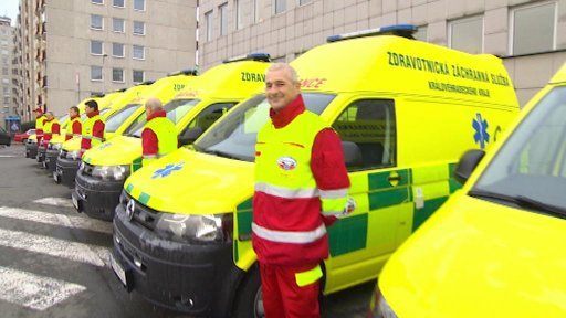 Sanitky vydělávají na úředníky