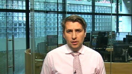 Rubl prolomil další historické minimum