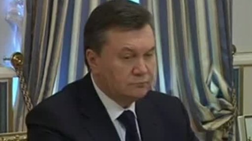 Janukovyč podepsal dohodu s opozicí + rozhovor s J. Szántó