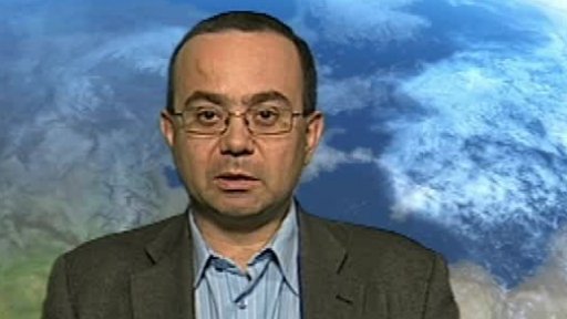 Putinovy kroky stmelují Západ + rozhovor s M. Romancovem