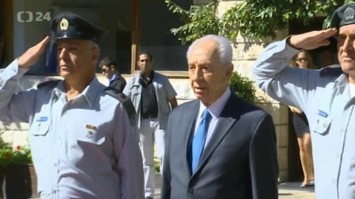 Peres opustil prezidentské křeslo