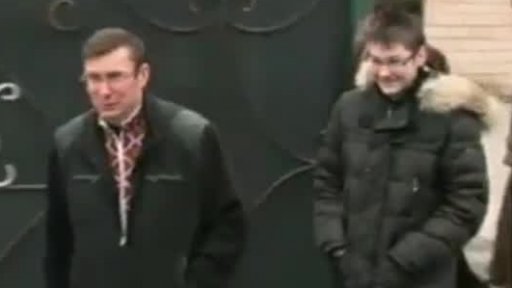 Z vězeňské cely lídrem vítězné strany