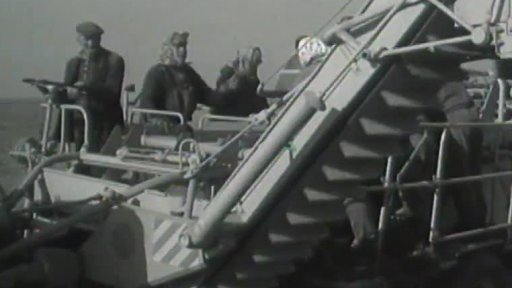 JZD Okrouhlice: sklízení brambor kombajnem (1969)