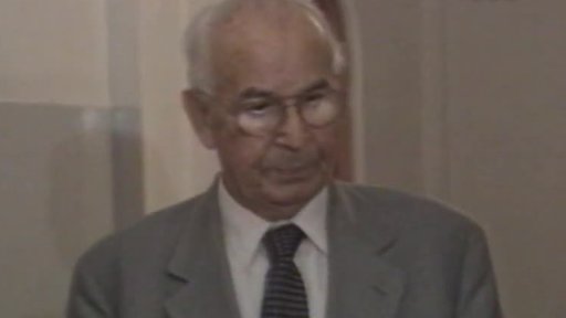 G. Husák volí (1990)